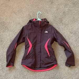 Women’s north face rain jacket - medium